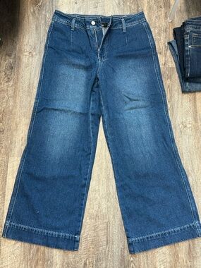 Wide Leg High-Rise Dark Blue Jeans